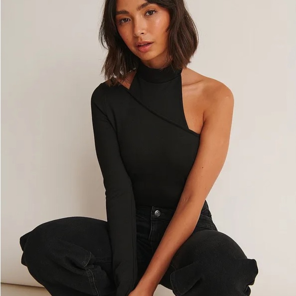 One Shoulder Cut Out Polo Top - NA-KD x Sofia Coelho